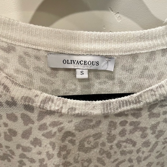 Leopard front tie shirt, size small. EUC. Lightweight sweater top. No flaws. - Picture 4 of 4